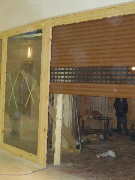 Zasklívání exteriérů - skleněná výloha prodejny